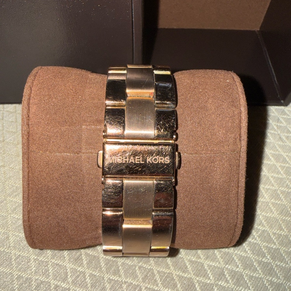 Michael Kors Women’s Rose Gold Watch with Rose Gold Diamonds - Picture 7 of 7